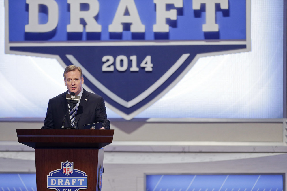 NFL commissioner Roger Goodell announces a first round pick during the 2014 NFL Draft. (AP Photo/Frank Franklin II)