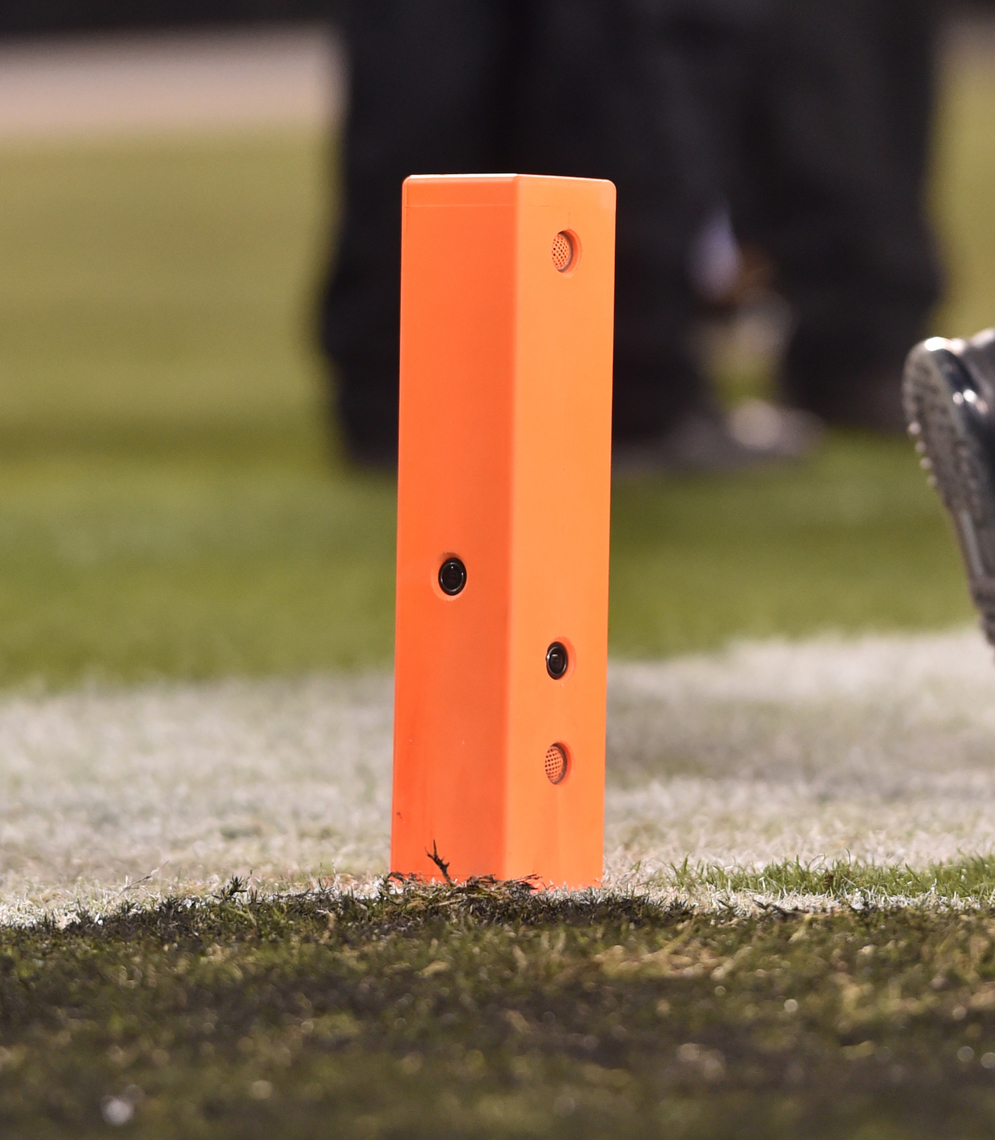 La c&#xE1;mara de ESPN en el pil&#xF3;n se encuentra al frente de la zona de anotaci&#xF3;n durante la semana&#xA0;6 de un partido de f&#xFA;tbol americano del lunes por la noche de la NFL. (Evan Pinkus v&#xED;a AP)